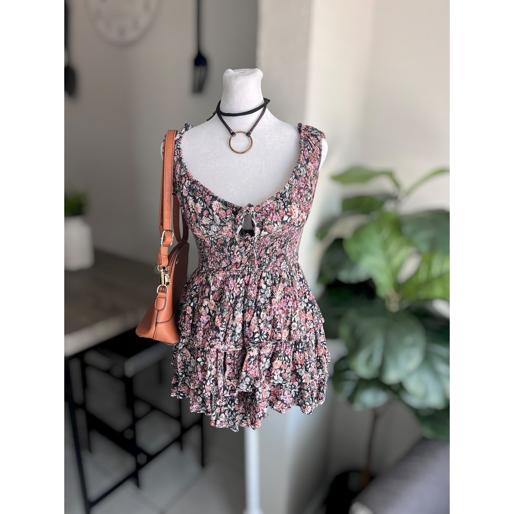 Sky to Moon Floral Smocked Romper Size Large